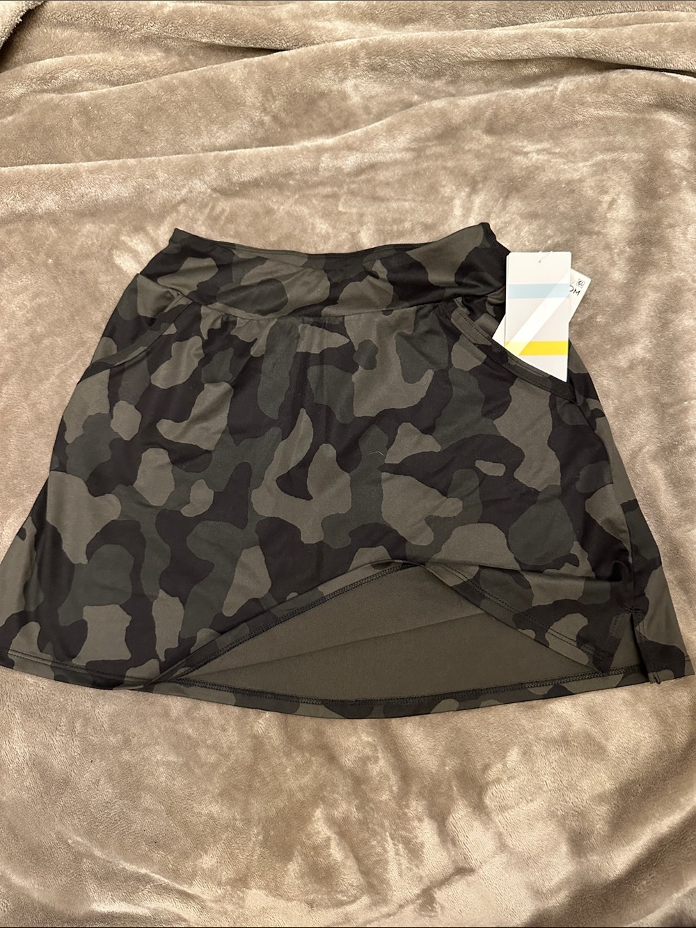 Zella Olive and Black Camo Active Skorts size 8-10